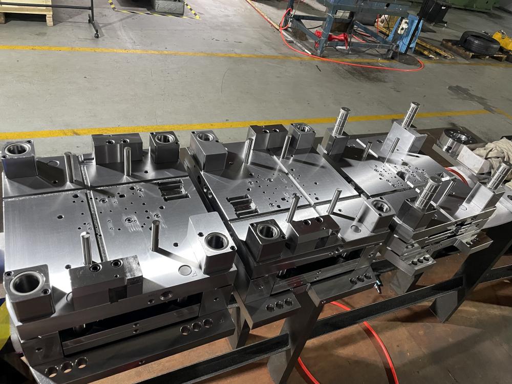Cast Mold