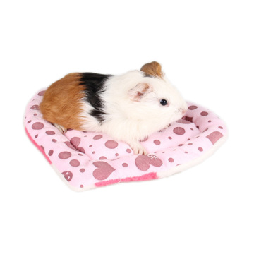 Heart Shape Guinea Pig Mat Winter Warm Soft Cushion Mat Small Animals Chinchilla Rabbit Bed Small Pets Accessories