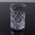 High transparency mixing glass with embossed pattern