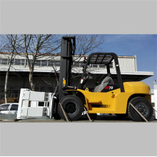 Forklift 7 Ton Capacity Diesel Forklift In Warehouse