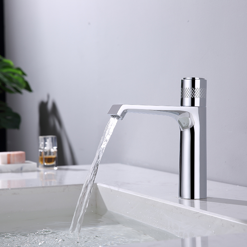 Rotatable Hot And Cold Short Basin Tap Faucet