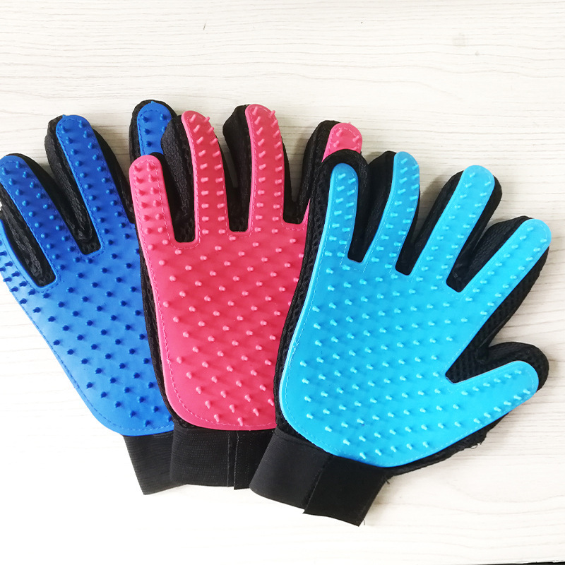 Soft Silicone Dog Cat Pet brush Glove Cat cleaning Gentle Efficient Cat Grooming Glove Dog Bath Supplies Pet Glove combs