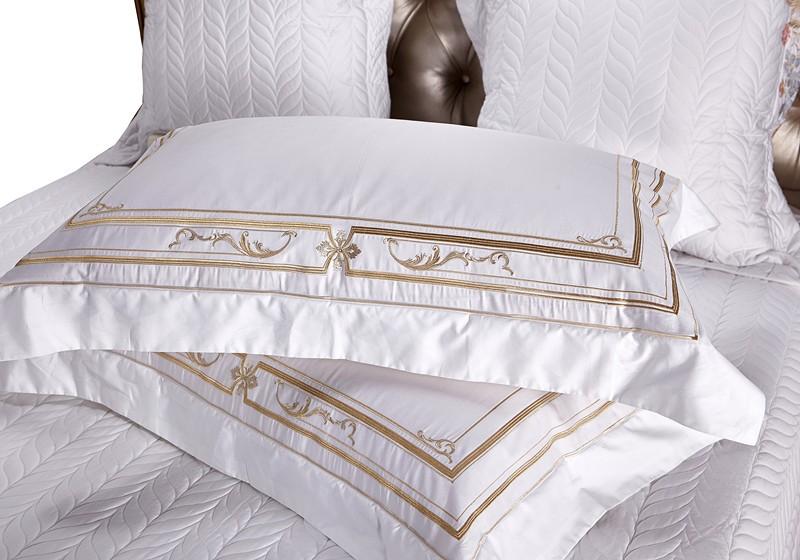 100% Egyptian Cotton White Luxury Bedding Sets King Queen Size Embroidery Bed set Palace Royal Bed Duvet Cover Bed Sheet set33