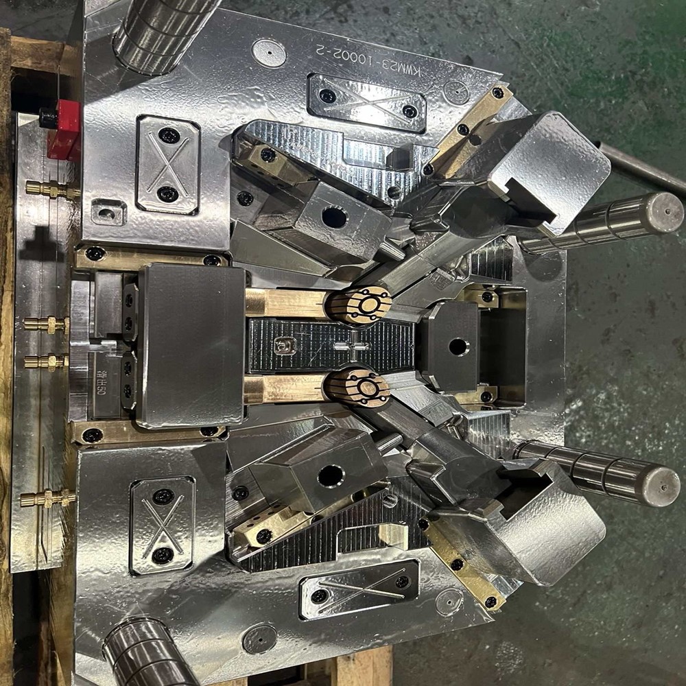Top-level injection mold pictures