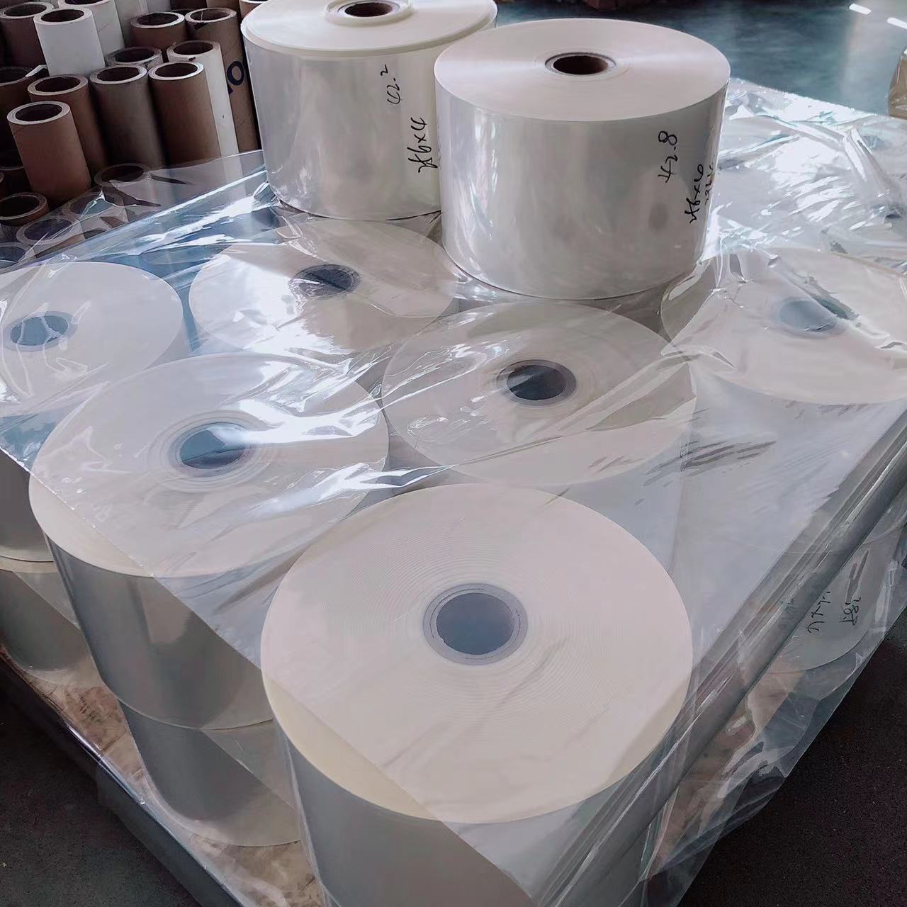 PVC Laminated Plastic Heat Shrink Film Plastic Heat Shrink Sleeve for Mineral Water Bottle5 PVC Laminated Plastic Heat Shrink Film Plastic Heat Shrink Sleeve for Mineral Water Bottle5