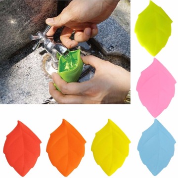 1pcs/set Portable Travel Outdoor Leaf Shaped Drink Holder Water Bottles Drinking Bag Silicone Drinking Brushing Wash Kit