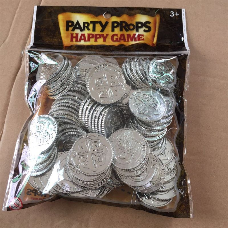 OOTDTY 100pcs Plastic Poker Card Guard Protector Poker Cards Metal Souvenir Poker Chips Dealer Coins Poker Chips Toy Accessories