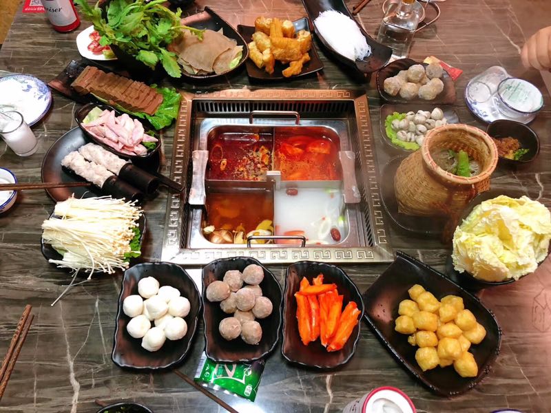 Stainless steel double-grid hot pot