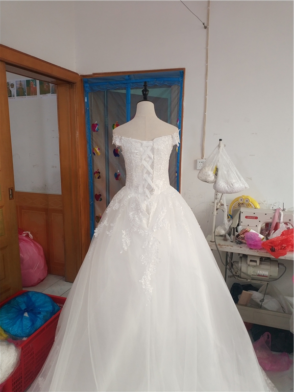 Custom made Pure White Ivory Boat Neck Off Shoulder Vestido De Noiva New Wedding Dress 100 tain Plus Size Bridal Tulle Mariage