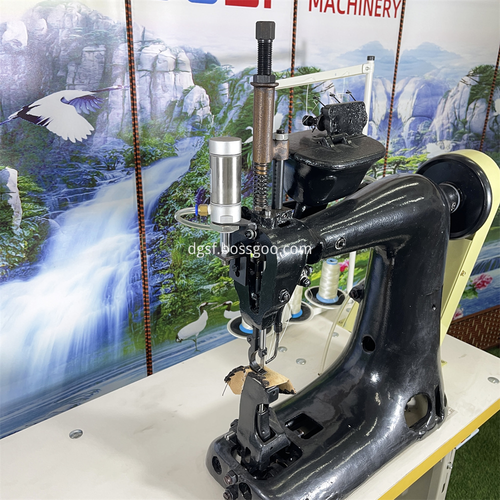 Three Needles Chain Stitch Sewing Machine 6 Jpg