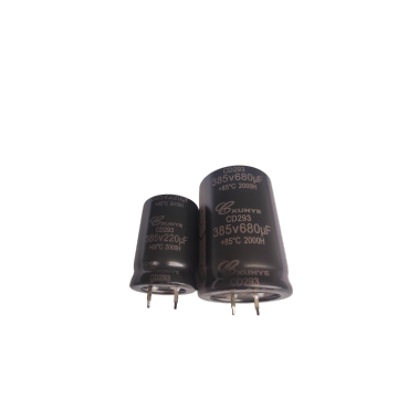 Strong high-voltage horn type electrolytic capacitor
