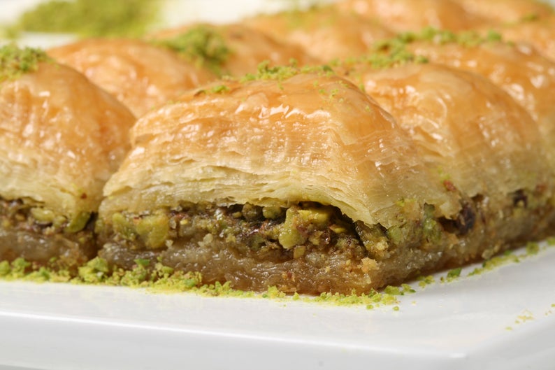 Gulluoglu's famous Pistachio Baklava (secret recipe since 1871) 7 pcs. 0.55 lb - 250 gr.