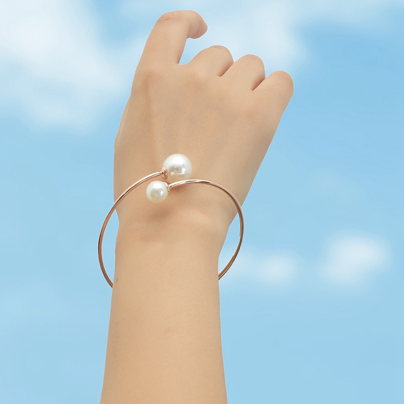 Popular fashion Copper cuff Bracelet Gift New Personalized simple pearl bracelets