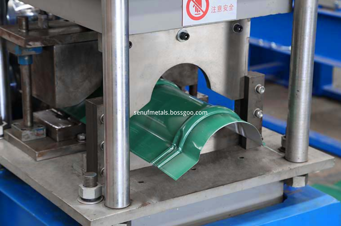 Aluminium roof ridge cap roll former equipment (6)