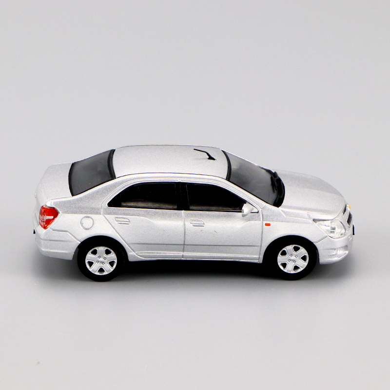 1:43 IXO CHEVROLET COBALT LTZ1.4 2011 DIECAST CAR MODEL COLLECTION TOYS RARE COLLECTION