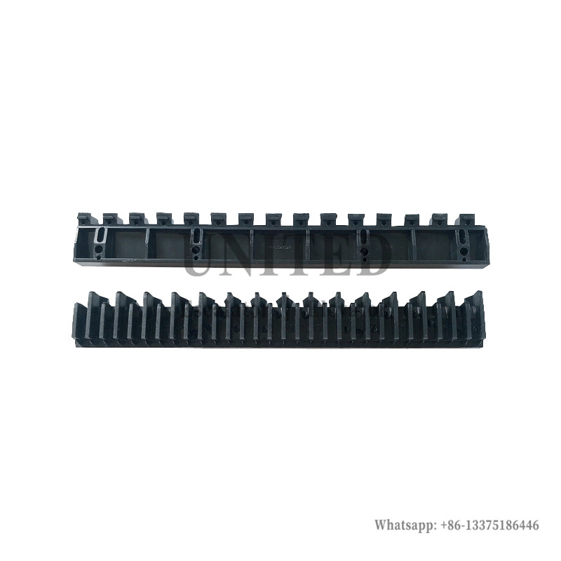 Escalator Black Plastic Demarcation L47332092A