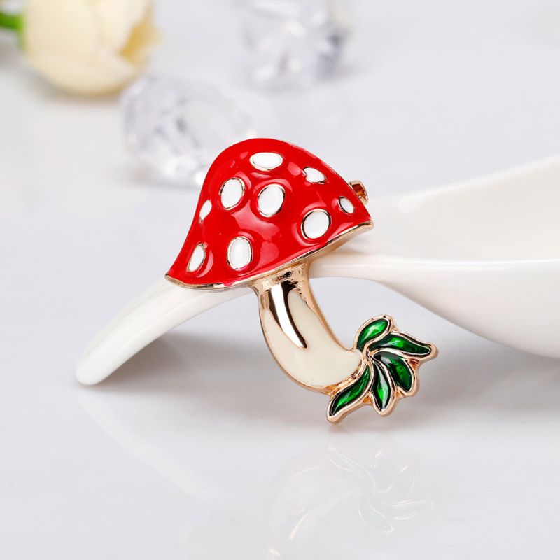 1PC Mushroom Brooch Women Enamel Charms Jewelry Party Badge Banquet Scarf Pins Chrismas Gift jewelry Accessories Wholesale W77