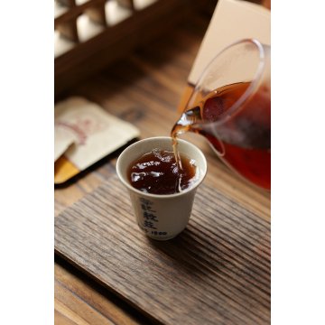Delicious Aromatic Pu'er Tea Leaves in Bags