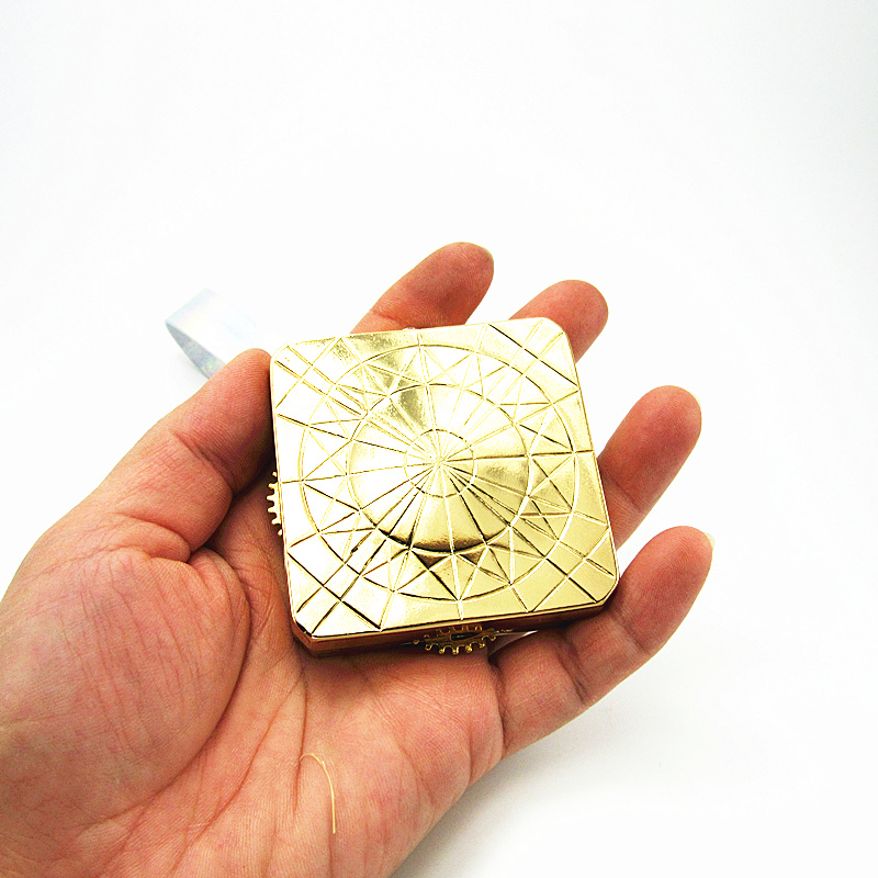 2021 New Cosplay His Dark Materials Alethiometer Golden Gear Key Chain Gifts