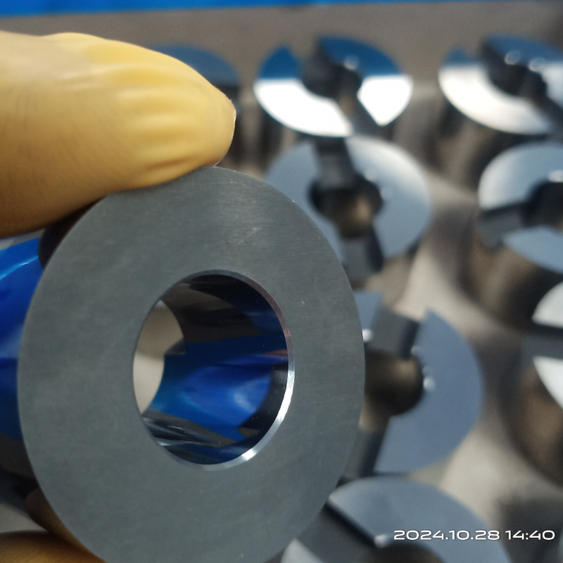 Hard alloy rail slider