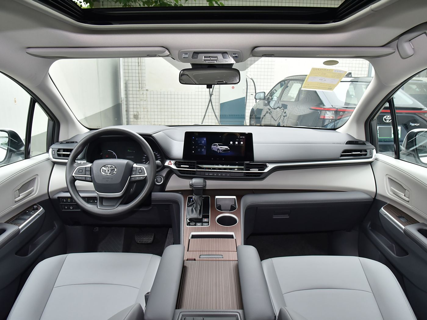 2024 Granvia Smart Hybrid 2.5L