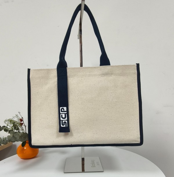 Streamer canvas three-dimensional tote bags