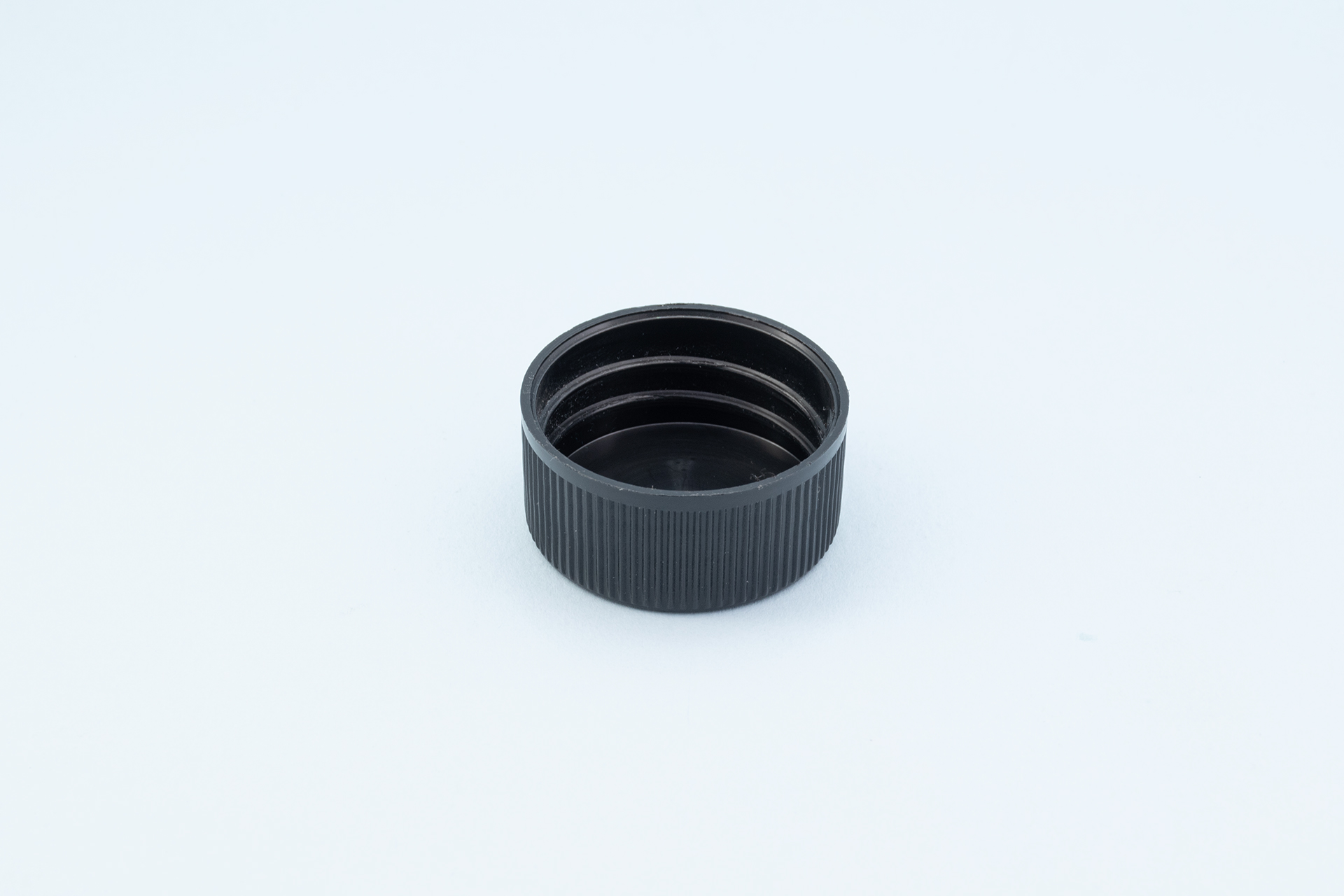 28/410 Black Plastic Ribbed Screw Cap