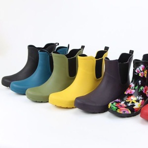 ladies rubber waterproof cheal boots