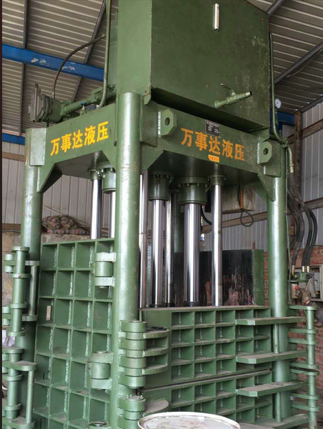 hydraulic baler
