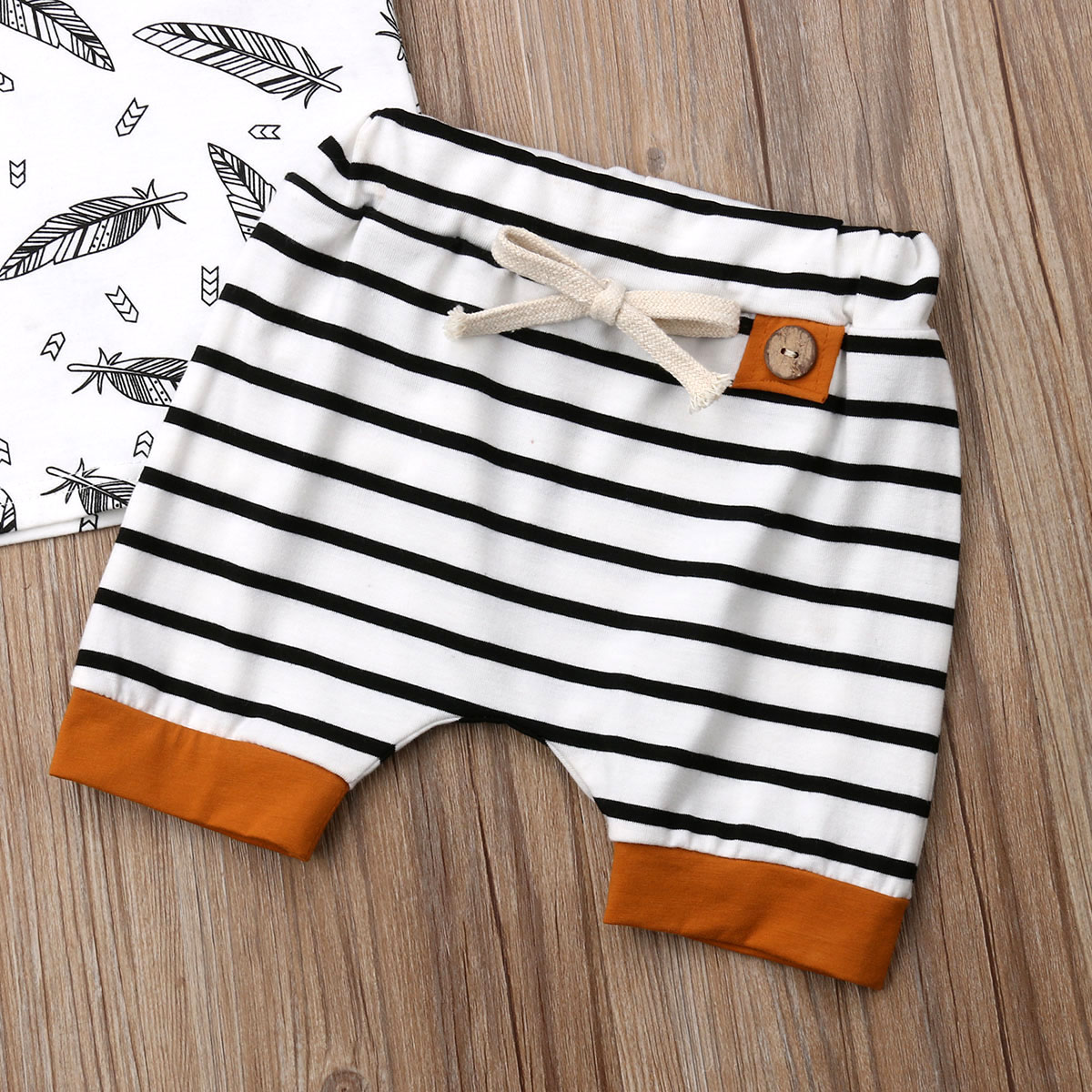 New Arrivels 2pcs Set Toddler Baby Boy Girl Feather Hooded T-shirt Tops+Stripe Shorts Pants Outfits Summer Clothes