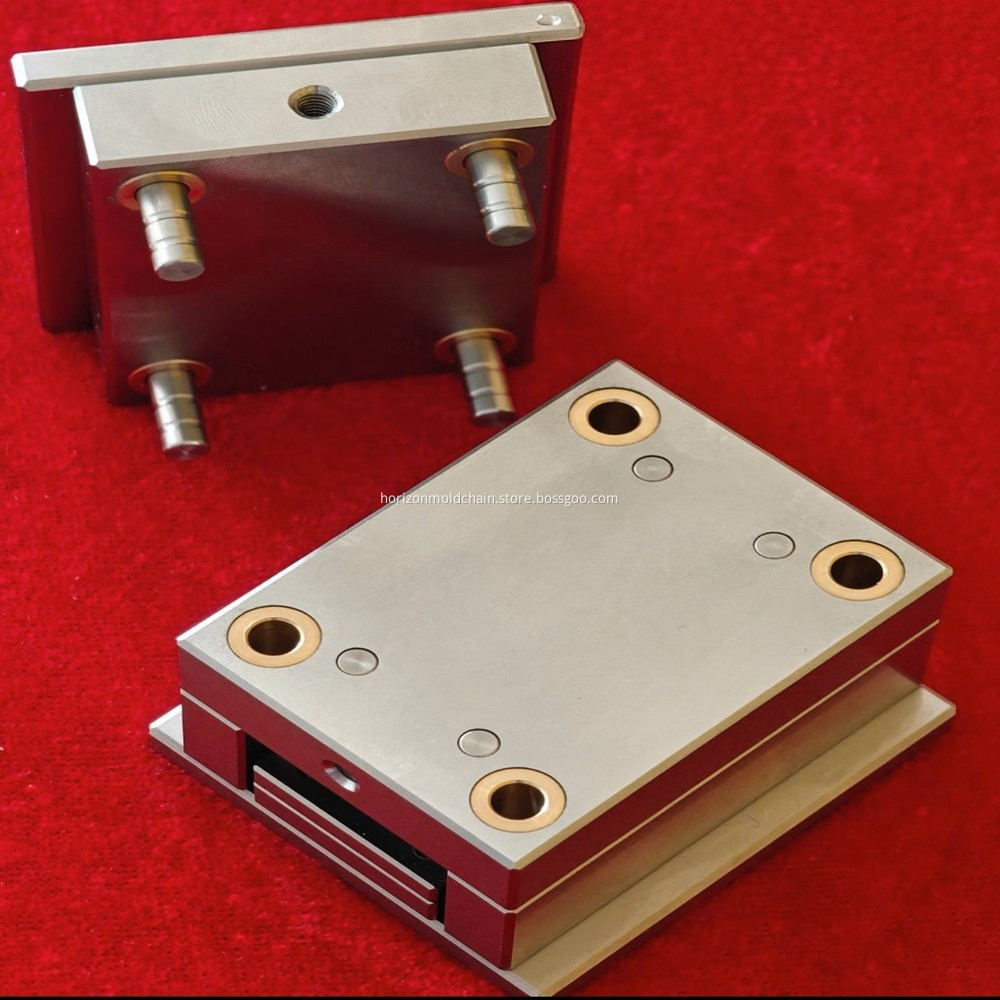 Miniature injection mold19