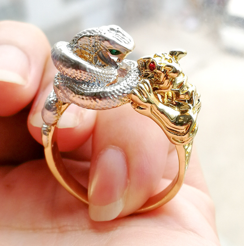 Creative Snake Tiger Fighting Design Punk Rings for Men Fashion Hip Hop Animal Wedding Party Jewelry Gifts