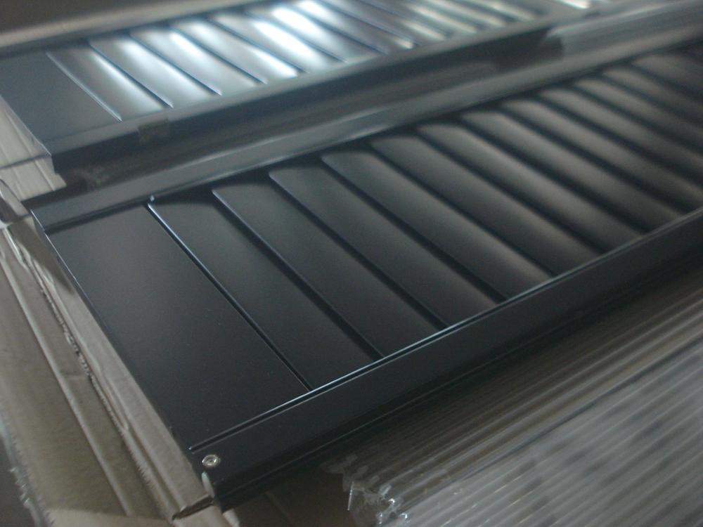 Customized Basswood Wood Shutters Bi-fold Plantation Sliding Shutters ws2007