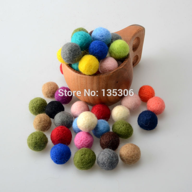 50pcs/lot wool Felt Balls 20mm Multi color beads Party birthday room Decoration Home decor Diy Craft pom-poms for creativity
