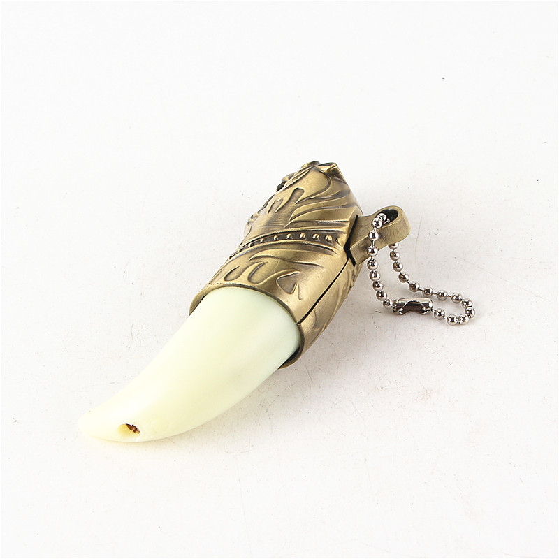 New Tiger Tooth Shape Pendant Lighter Refillable Butane Gas Lighters New Style