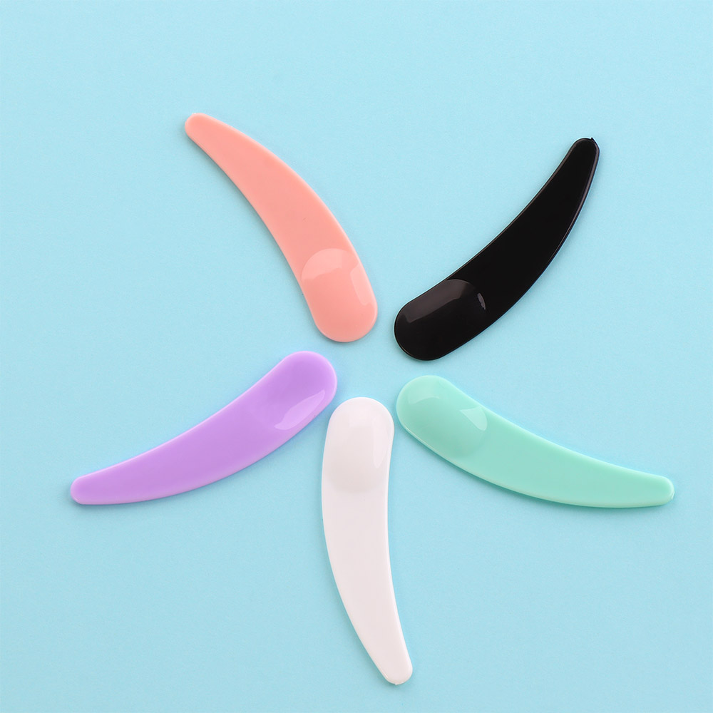 30Pcs Mini Cosmetic Spatula Disposable Curved Scoop Plastic Spoon Facial Mask Stick Makeup Cream Maquillage Tools Face Beauty