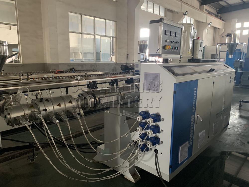PE pipe extruder machine
