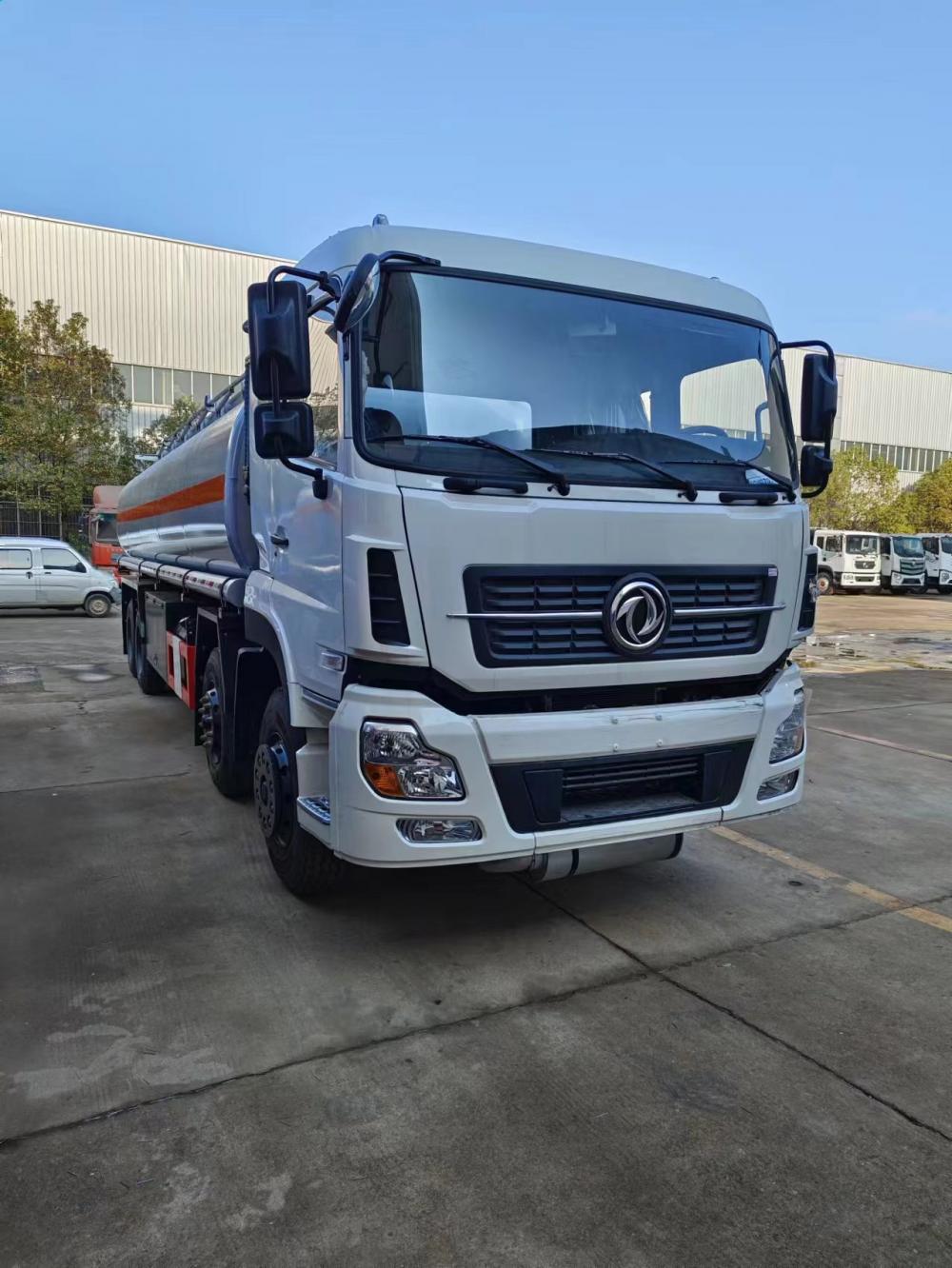 Dongfeng 8x4 Fuel Tanker Truck