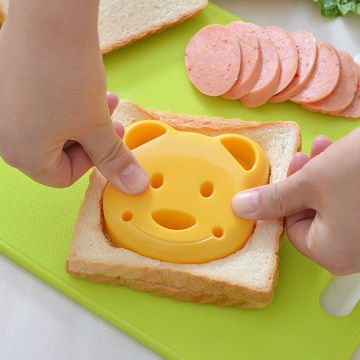 1Pcs Bear Shape Sandwich Mould Cookie Mold Biscuits Embossed Device Cake DIY Maker High Quality Random Color Baking Tools