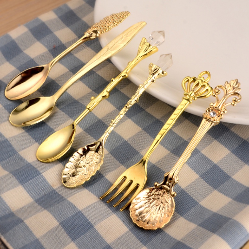 6pcs Vintage Spoons Fork Mini Royal Style Metal Gold Carved Coffee Snacks Fruit Prikkers Dessert Fork Kitchen Tool Teaspoon