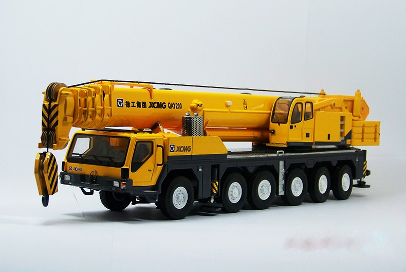 Rare Collectible Model 1:50 XCMG QAY200T Mobile Heavy Crane Truck Engineering Machinery DieCast Toy Model For Decoration,Gift
