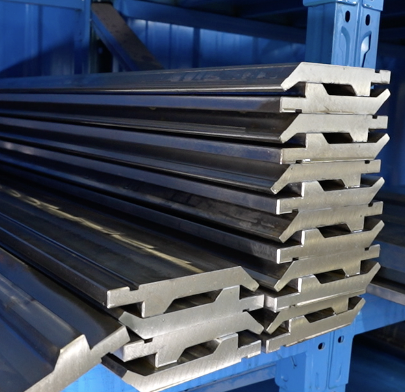 Bending machine mold