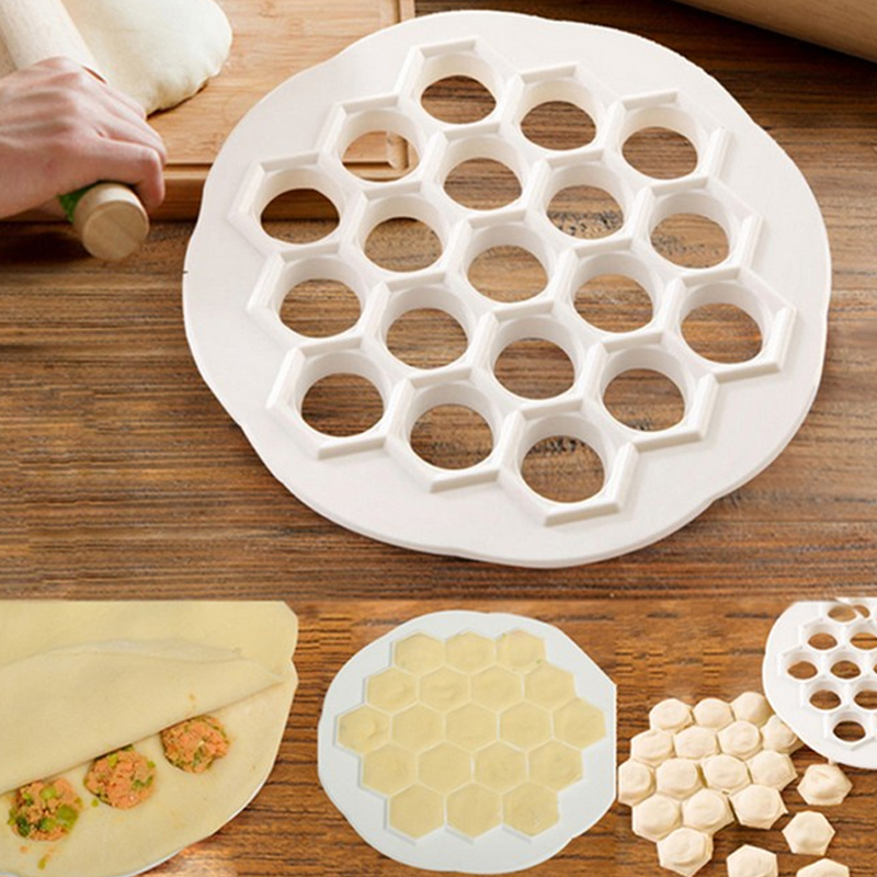 1Pcs Kitchen Pastry Tools DIY White Plastic Dumpling Mold Maker Dough Press Dumpling 19 Holes Dumplings Maker Mold Tools 21x 2cm
