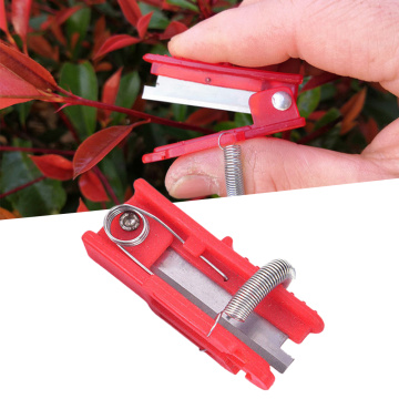 Mini Garden Pruner Fruit Picking Device Multifunctional Thumb Knife Fruits Cutting Blade Rings Finger Protector Catcher Tools