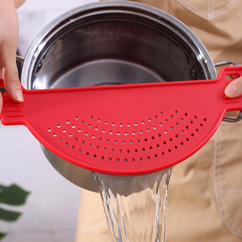 Creative Plastic Drain Basket Wash Rice Filter Leakproof Baffle Kitchen Gadget Pot Side Drainer Drainer New Colanders Tools