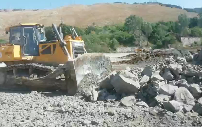 DH24-C2 crawler bulldozer with attachments