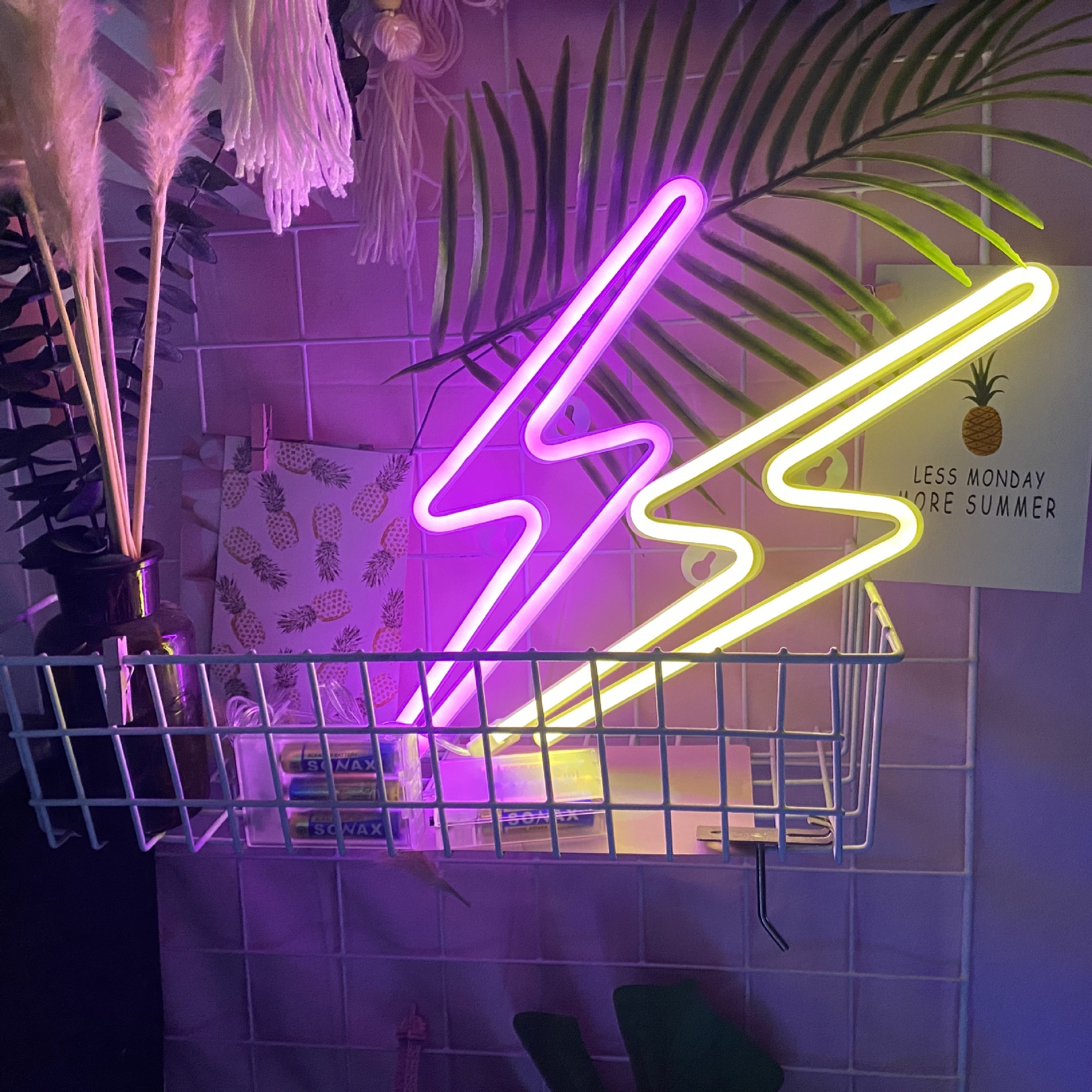 New LED Neon Sign Lightning Shaped USB Battery Operated Night Light Wall Decorative Lamp For Home Party Living Room Xmas Gift
