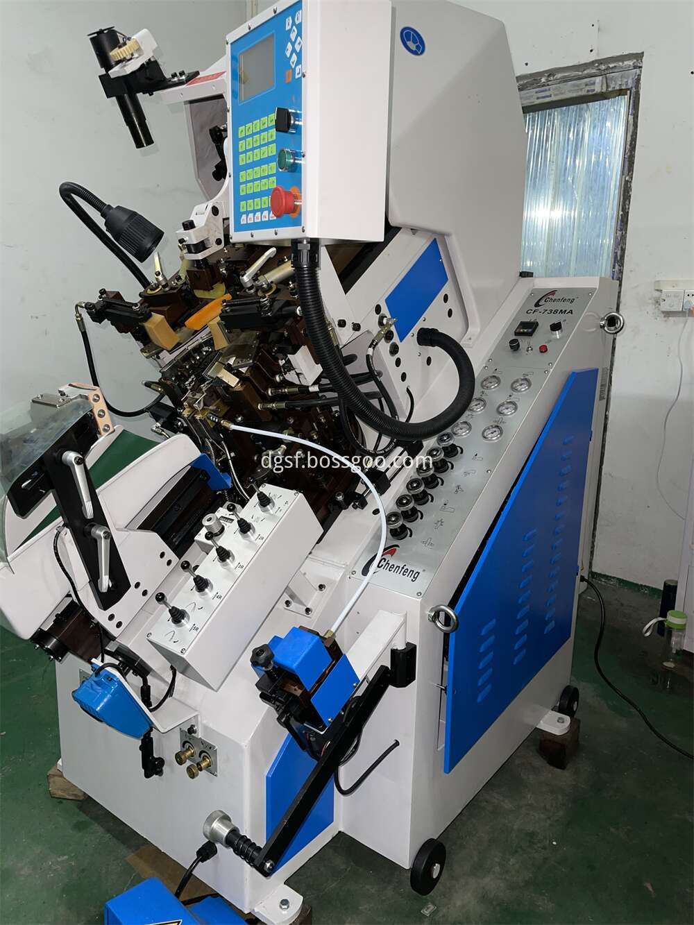 Renew Computer 9- Pincer Hydraulic Toe Lasting Machine