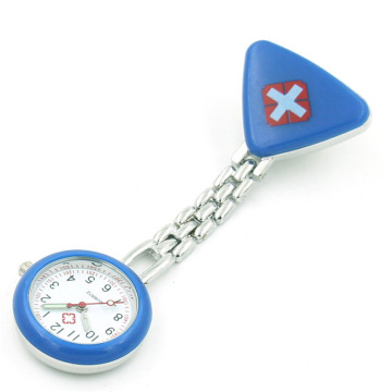 Protable Nurse Watches With Clip Red Cross Brooch Pendant Pocket Hanging Doctor Nurses Medical Quartz Watch DOD886