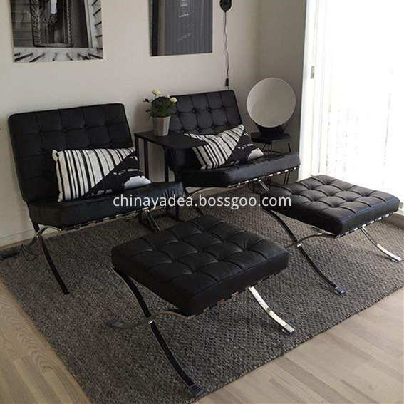 Black_Leather_Barcelona_Chair